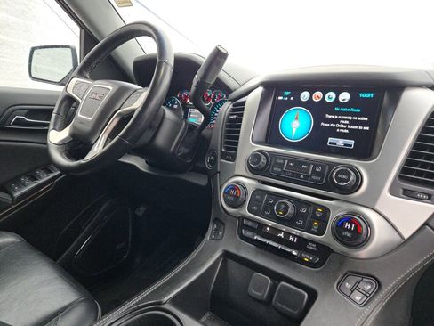 Used 2020 GMC Yukon XL SLT w/ Premium Edition image 5