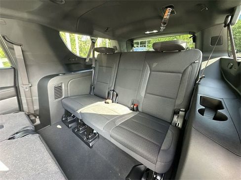 New 2026 Chevrolet Suburban LS image 27