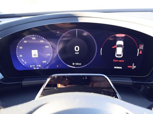 New 2026 Porsche Macan Electric image 15