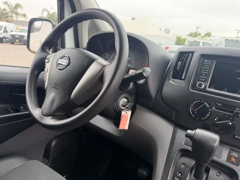 Used 2020 Nissan NV200 S FWD image 27