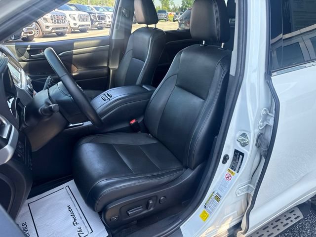 Used 2018 Toyota Highlander Limited Platinum AWD/4WD image 12