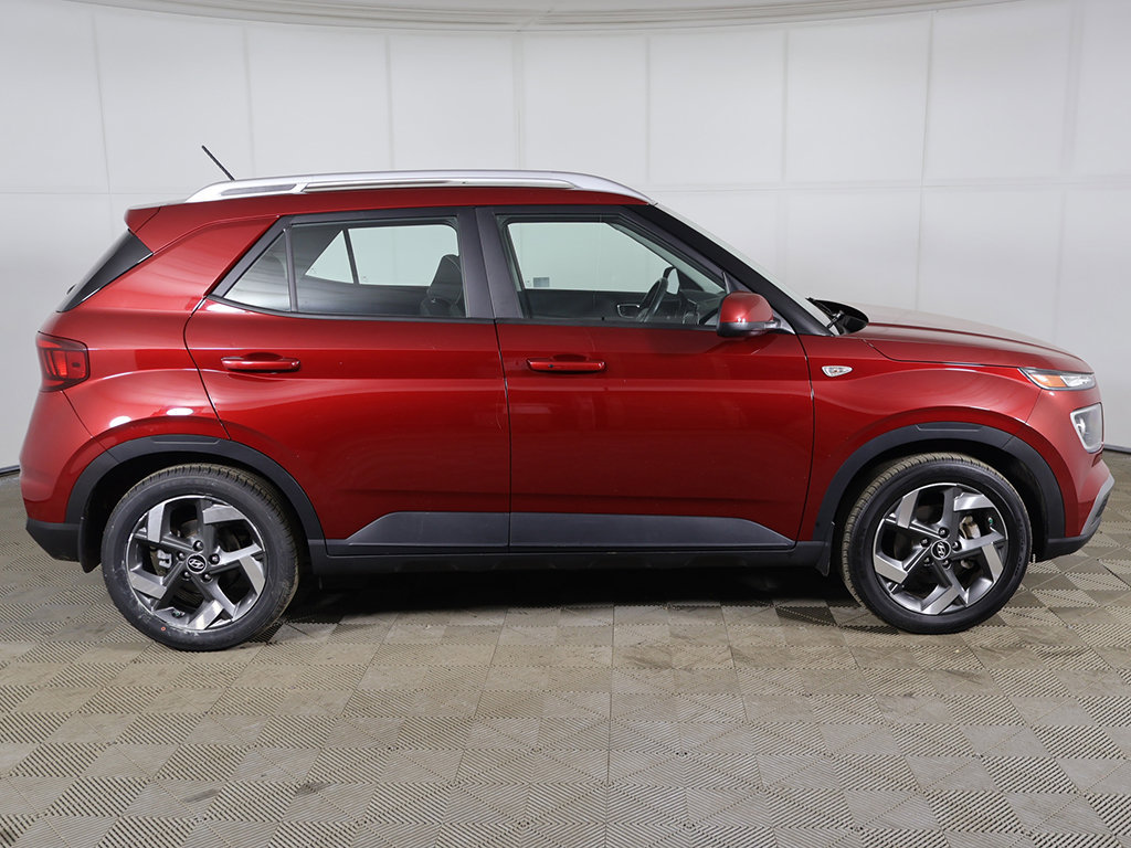 Certified 2024 Hyundai Venue SEL FWD image 13
