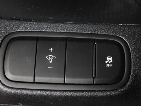Certified 2024 Hyundai Venue Limited FWD image 24