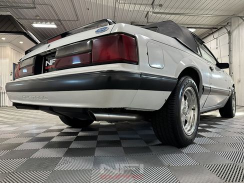 Used 1987 Ford Mustang LX image 27
