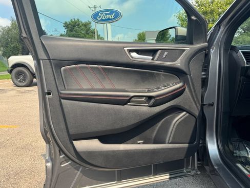 Used 2022 Ford Edge ST-Line w/ Cold Weather Package AWD/4WD image 16