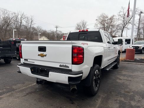 Used 2015 Chevrolet Silverado 2500 High Country image 8
