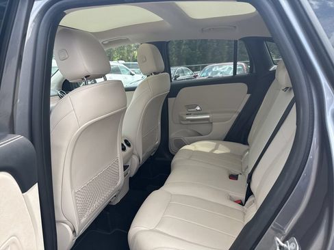 Used 2023 Mercedes-Benz GLA 250 4MATIC image 8