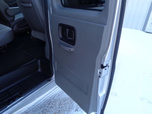 Used 2017 Chevrolet Express 3500 LT w/ LT Preferred Equipment Group RWD image 60