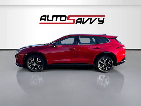 Used 2025 Toyota Crown Signia AWD/4WD image 4