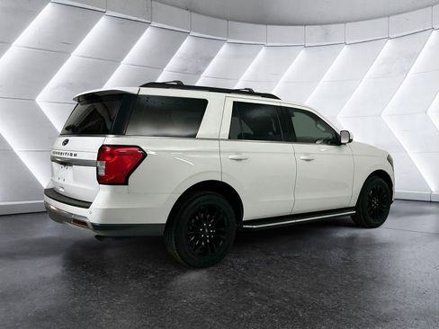 Used 2023 Ford Expedition XLT RWD image 4