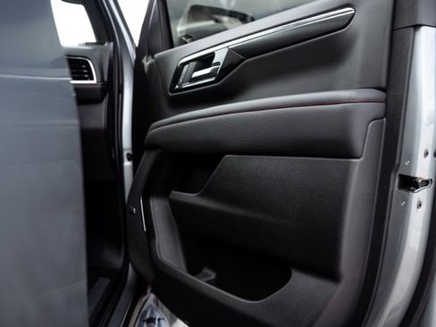 Used 2025 Chevrolet Suburban RST w/ Comfort Package image 25