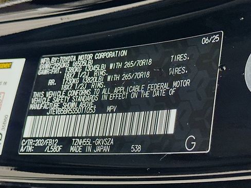 Used 2025 Toyota 4Runner TRD Off-Road image 32