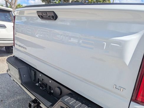 Used 2025 Chevrolet Silverado 1500 LT Trail Boss w/ LT Trail Boss Premium Package AWD/4WD image 9