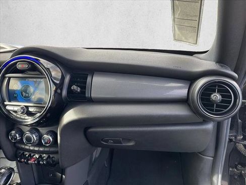 Used 2019 MINI Cooper Convertible image 29