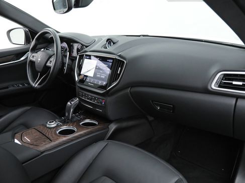 Certified 2023 Maserati Ghibli Modena RWD image 12