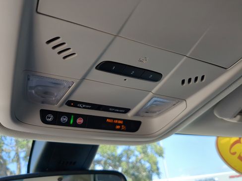 Certified 2023 Buick Enclave Essence image 19