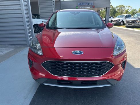 Used 2020 Ford Escape SE FWD image 3
