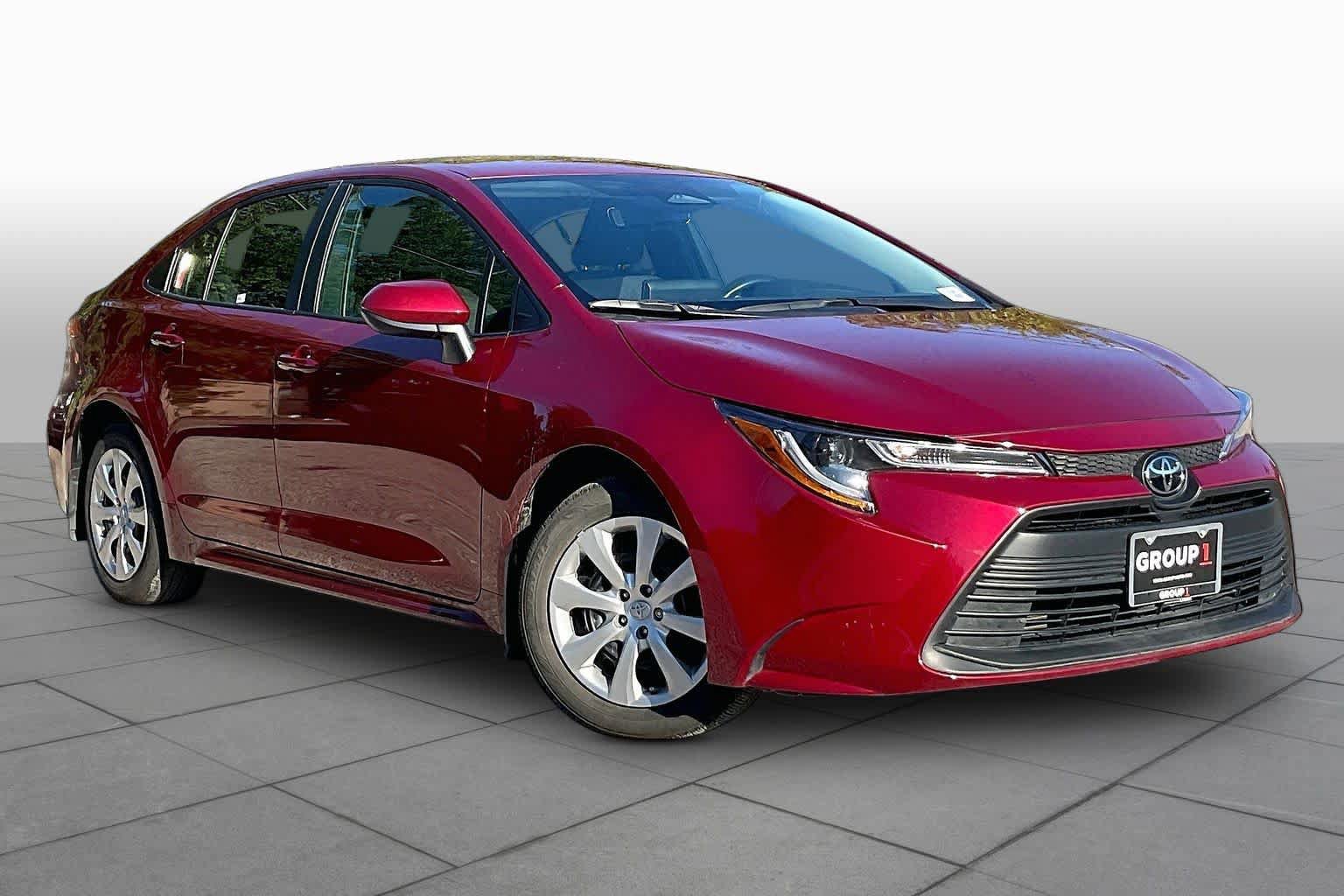 Used 2026 Toyota Corolla LE FWD image 3