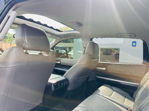 Used 2015 Toyota Tundra Limited w/ Limited Premium Package RWD image 38