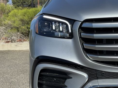 New 2025 Mercedes-Benz GLS 450 4MATIC image 7