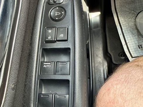 Used 2018 Honda HR-V EX image 23