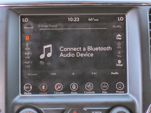 Used 2018 Jeep Grand Cherokee Altitude image 20