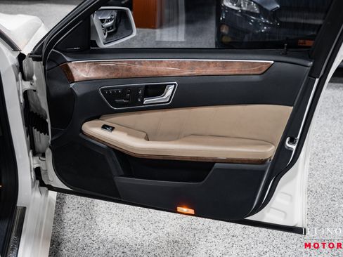 Used 2011 Mercedes-Benz E 550 4MATIC Sedan image 38