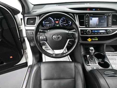 Used 2019 Toyota Highlander Limited AWD/4WD image 23