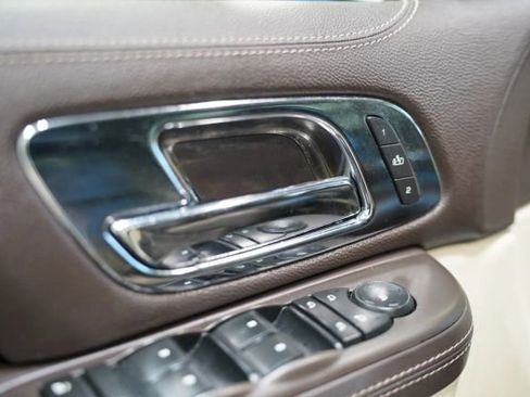 Used 2013 Cadillac Escalade Platinum AWD/4WD image 15