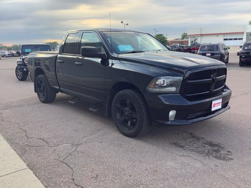 Used 2014 RAM 1500 Express w/ Black Ram 1500 Express Group AWD/4WD image 4