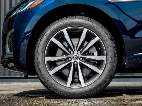 New 2026 Jaguar F-PACE R-Dynamic S image 4