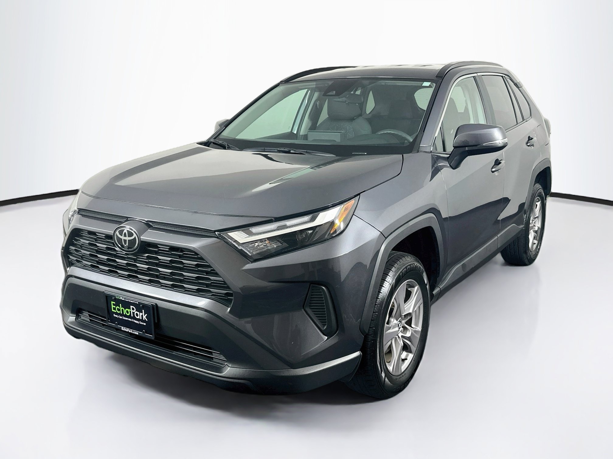 Used 2025 Toyota RAV4 XLE AWD/4WD image 3