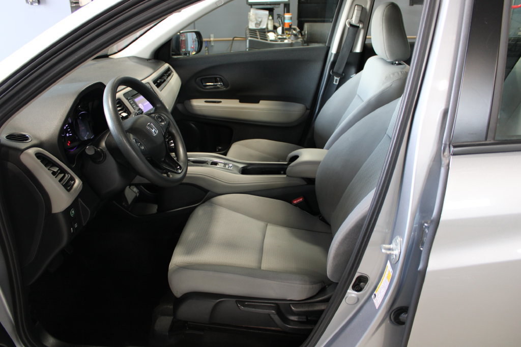 Used 2022 Honda HR-V LX image 4