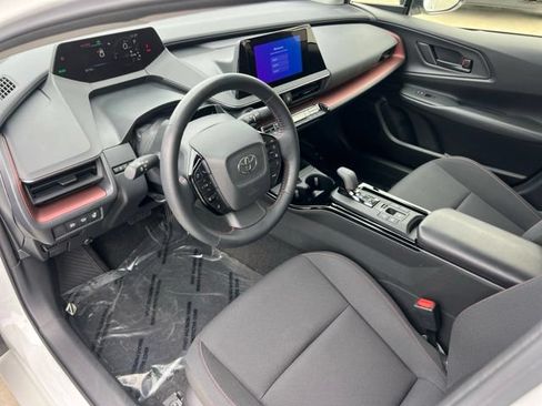 Used 2025 Toyota Prius Plug-In Hybrid FWD image 14