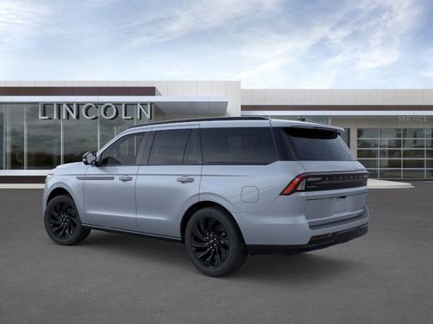 New 2026 Lincoln Navigator Reserve w/ Jet Appearance Package image 4