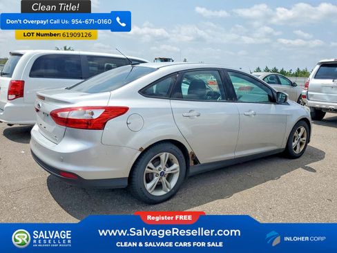 Used 2014 Ford Focus SE w/ SE Winter Package FWD image 4