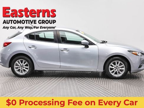Used 2017 MAZDA MAZDA3 Sport FWD image 4