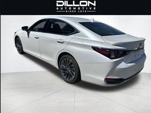 Used 2024 Lexus ES 300h w/ Accessory Package (Z1) FWD image 18