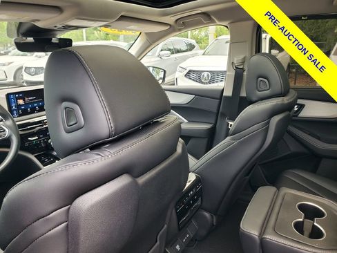Used 2025 Acura MDX FWD w/ Technology Package image 12