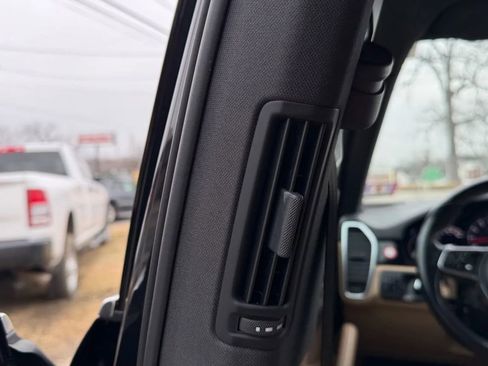 Used 2019 Porsche Cayenne S w/ Premium Plus Package image 28