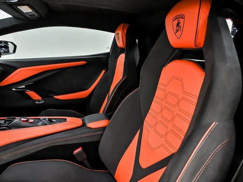 Used 2024 Lamborghini Revuelto AWD/4WD image 22