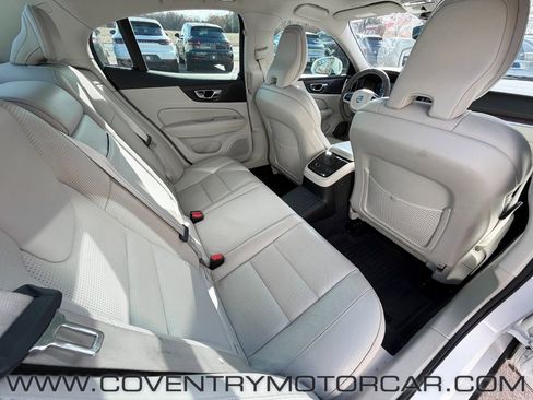 Used 2019 Volvo S60 T8 Inscription image 39