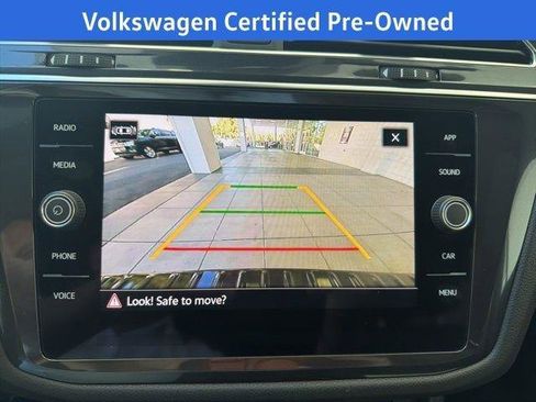 Certified 2023 Volkswagen Tiguan SE R-Line image 25