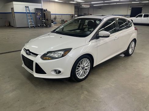 Used 2014 Ford Focus Titanium FWD image 4