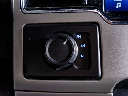 Used 2022 Ford F350 Lariat image 24