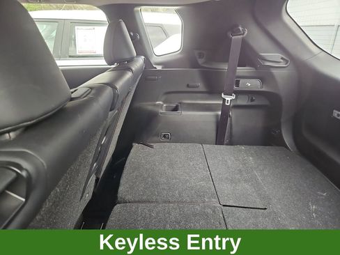 Used 2024 Mitsubishi Outlander SE image 10