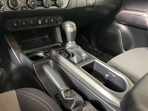 Certified 2020 Toyota Tacoma TRD Sport w/ Technology Package AWD/4WD image 20