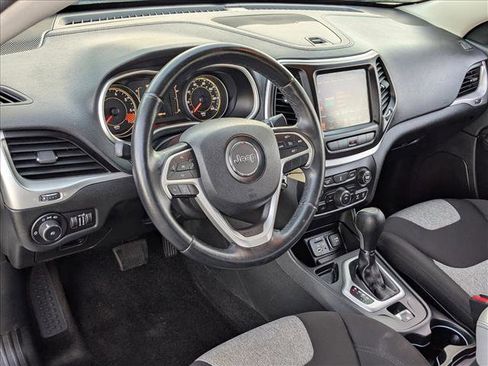 Used 2014 Jeep Cherokee Latitude image 10