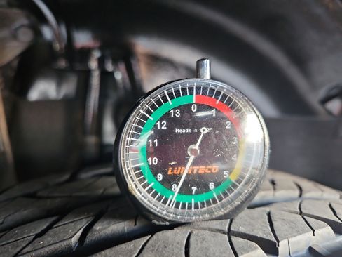 Used 2021 Toyota C-HR XLE image 20