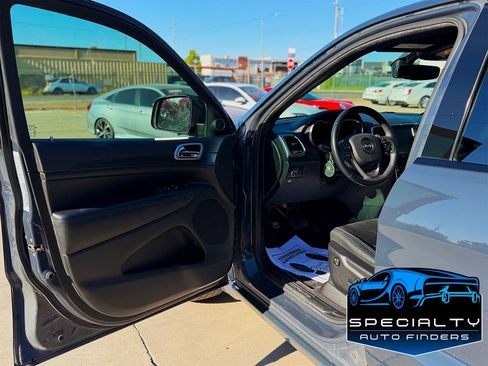 Used 2017 Jeep Grand Cherokee Altitude image 9